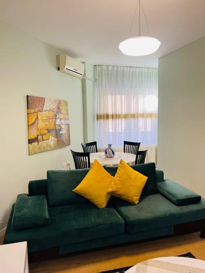New Apartment In Center Of 地拉那 外观 照片