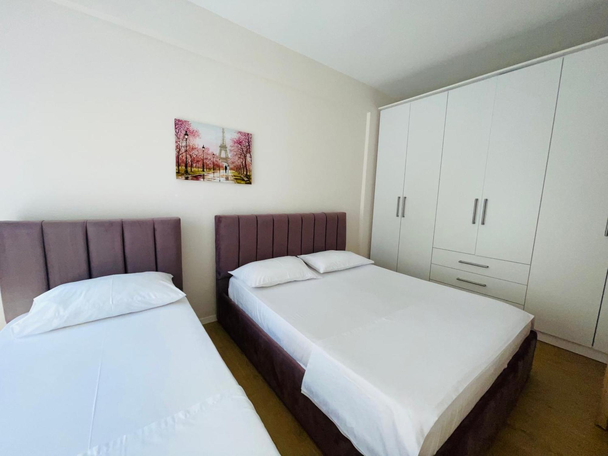 New Apartment In Center Of 地拉那 外观 照片